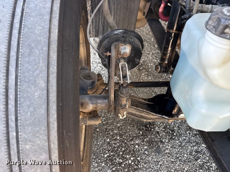 image for item NU9678 2017 Freightliner 114SD toter truck