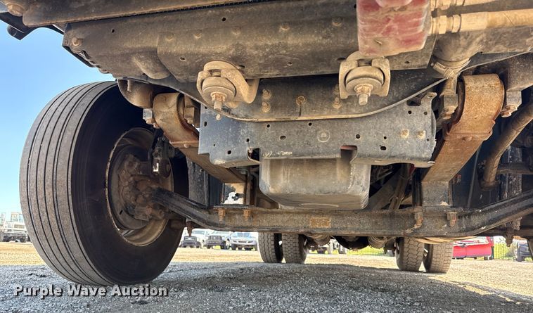 image for item NU9678 2017 Freightliner 114SD toter truck