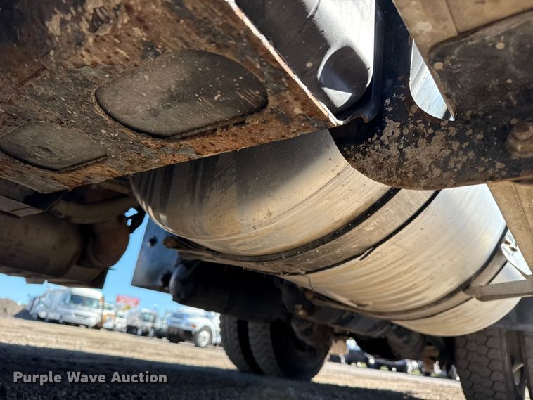 image for item NU9678 2017 Freightliner 114SD toter truck