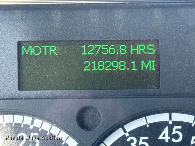 image for item NU9678 2017 Freightliner 114SD toter truck