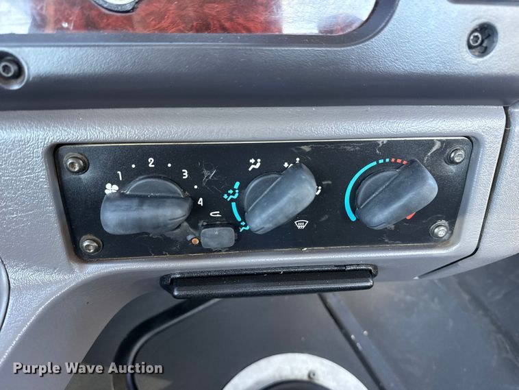 image for item NU9678 2017 Freightliner 114SD toter truck