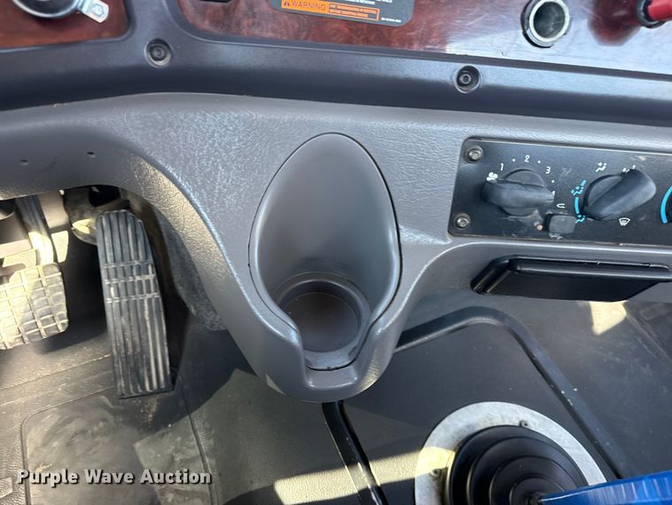 image for item NU9678 2017 Freightliner 114SD toter truck