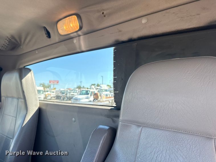 image for item NU9678 2017 Freightliner 114SD toter truck