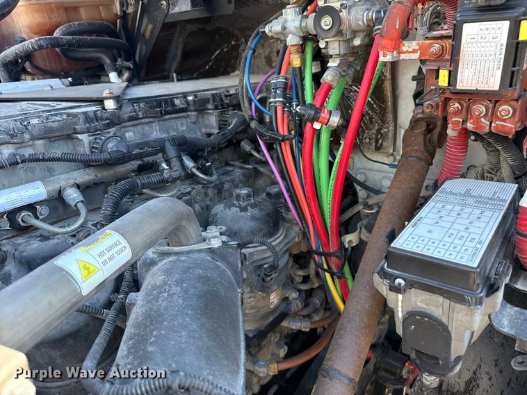 image for item NU9678 2017 Freightliner 114SD toter truck