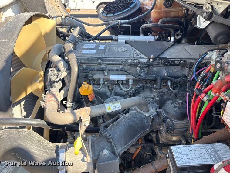 image for item NU9678 2017 Freightliner 114SD toter truck