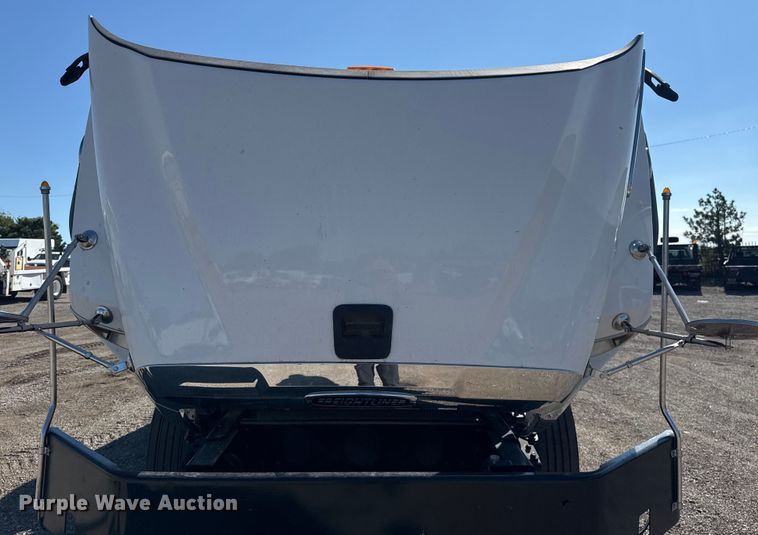 image for item NU9678 2017 Freightliner 114SD toter truck