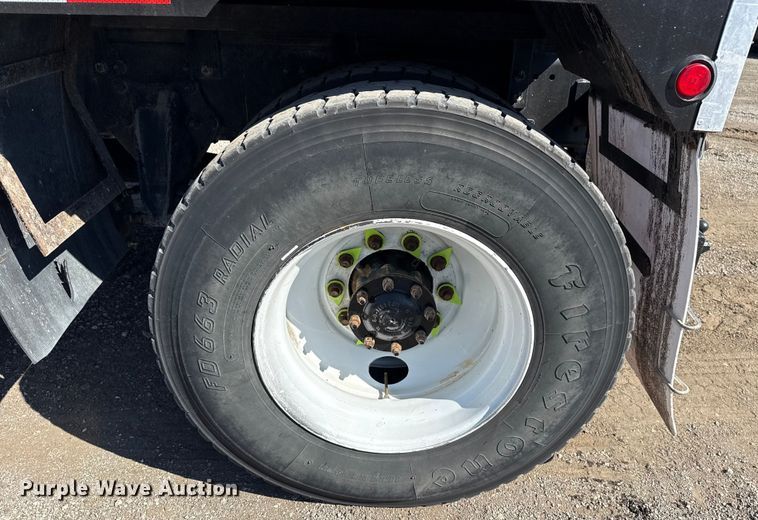 image for item NU9678 2017 Freightliner 114SD toter truck