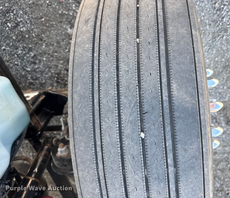 image for item NU9678 2017 Freightliner 114SD toter truck