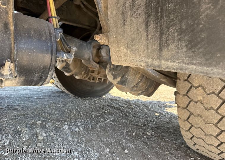 image for item NU9678 2017 Freightliner 114SD toter truck