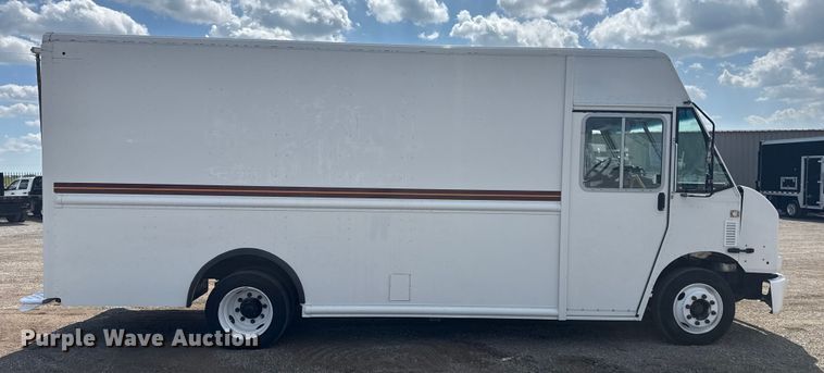 image for item NU9683 2018 Freightliner MT45 delivery truck