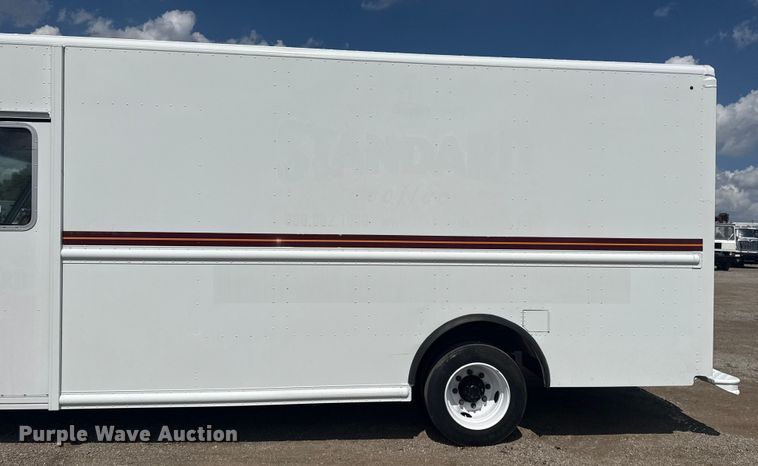 image for item NU9683 2018 Freightliner MT45 delivery truck