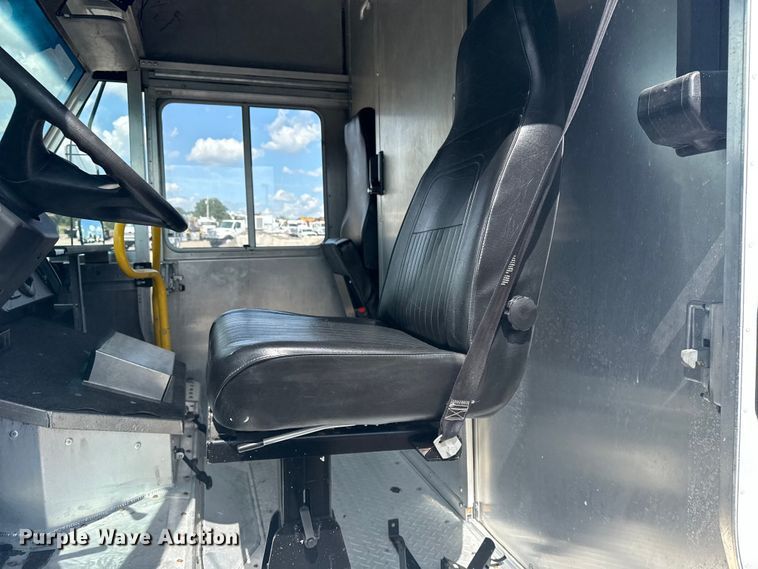 image for item NU9683 2018 Freightliner MT45 delivery truck