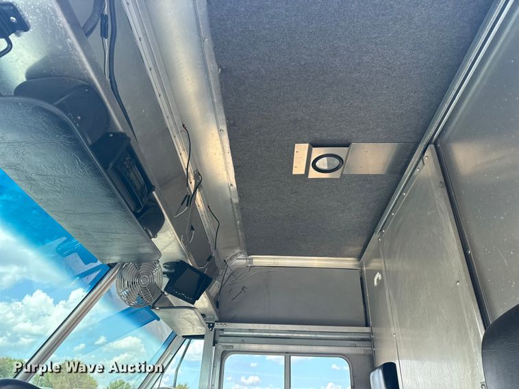 image for item NU9683 2018 Freightliner MT45 delivery truck