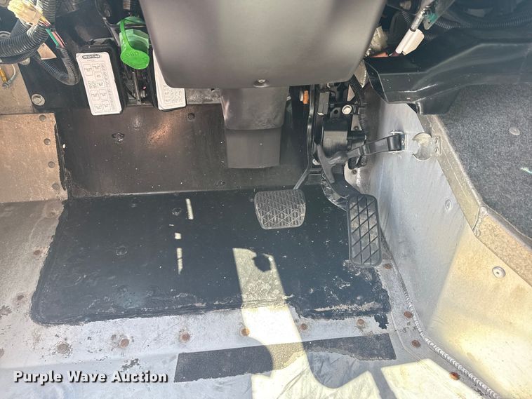 image for item NU9683 2018 Freightliner MT45 delivery truck