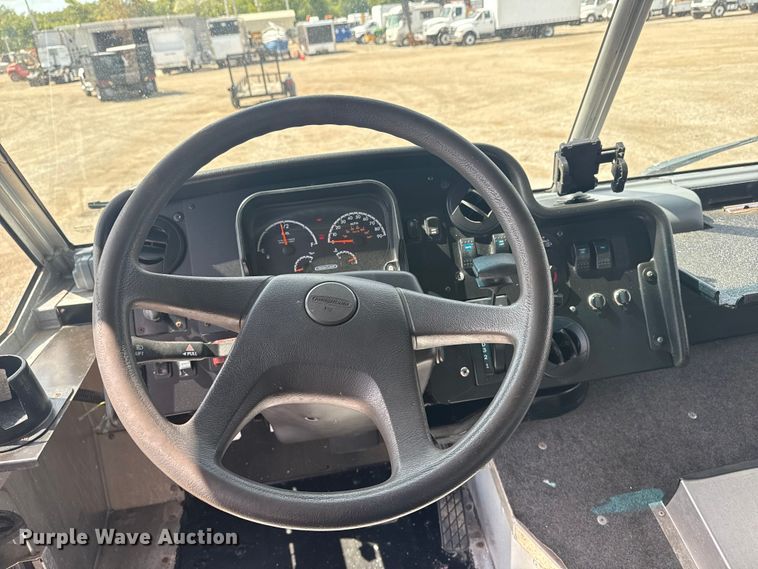 image for item NU9683 2018 Freightliner MT45 delivery truck