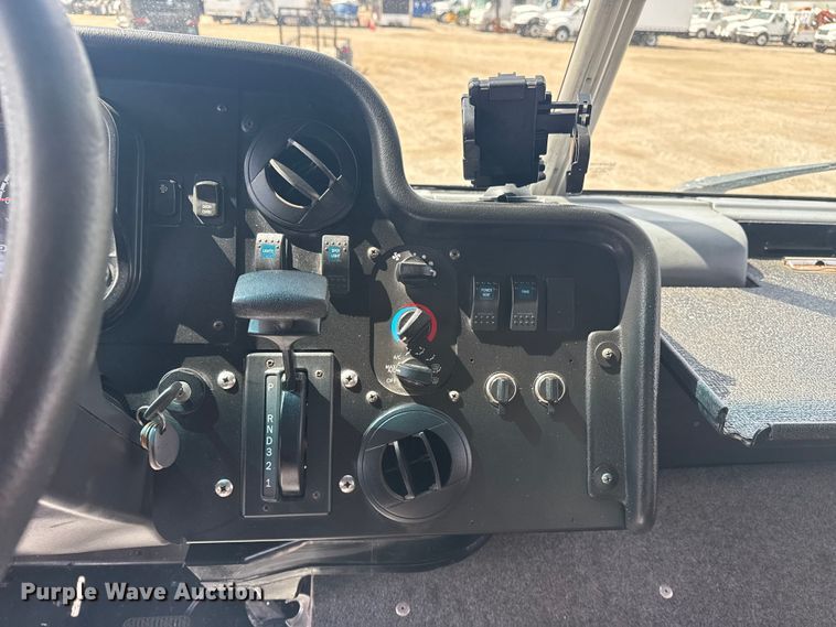 image for item NU9683 2018 Freightliner MT45 delivery truck