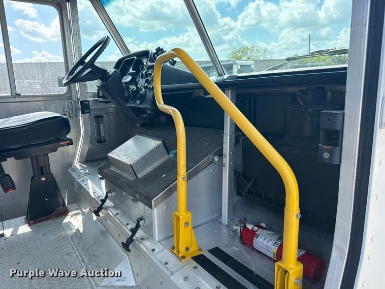 image for item NU9683 2018 Freightliner MT45 delivery truck