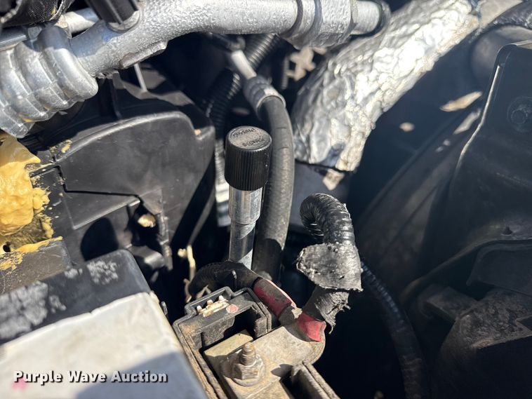 image for item NU9686 2007 Ford E350 Super Duty shuttle bus