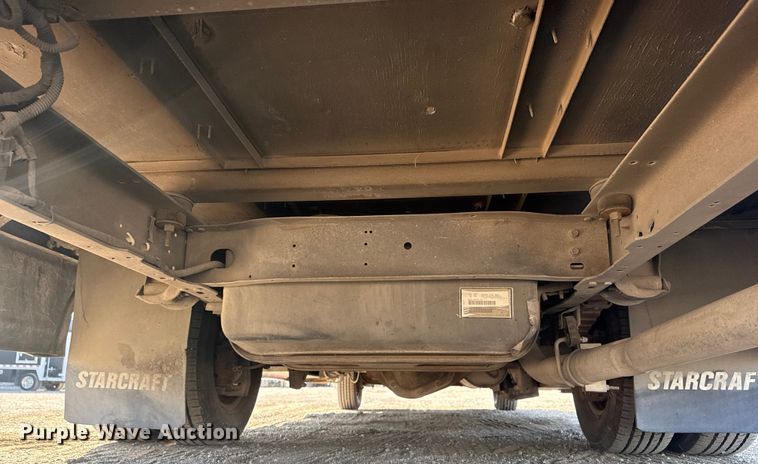 image for item NU9686 2007 Ford E350 Super Duty shuttle bus