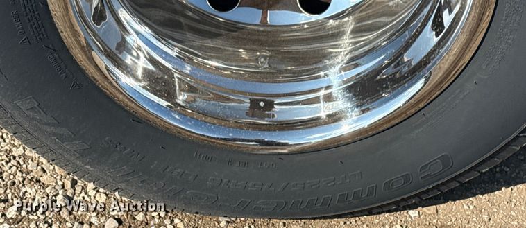 image for item NU9686 2007 Ford E350 Super Duty shuttle bus