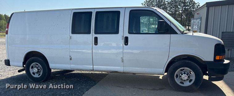 image for item OB9621 2017 Chevrolet Express 2500 van