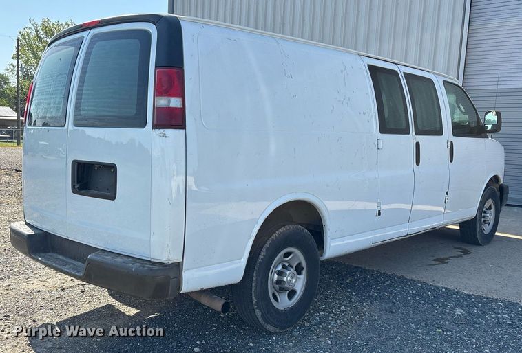 image for item OB9621 2017 Chevrolet Express 2500 van