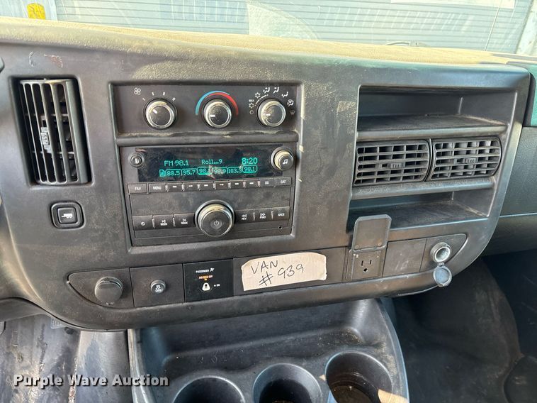 image for item OB9621 2017 Chevrolet Express 2500 van