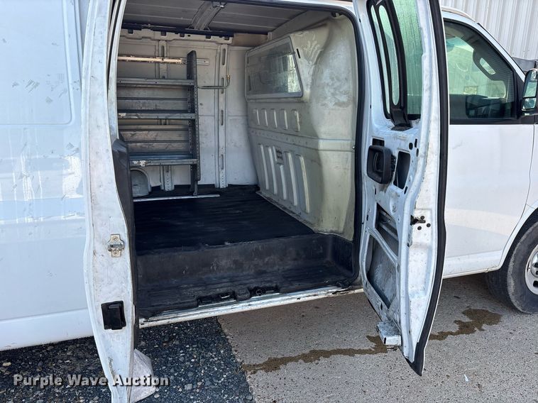 image for item OB9621 2017 Chevrolet Express 2500 van