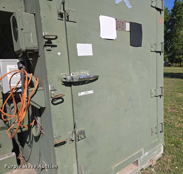 image for item OC9797 2004 AAR Mobility ISU 96RC walk in cooler