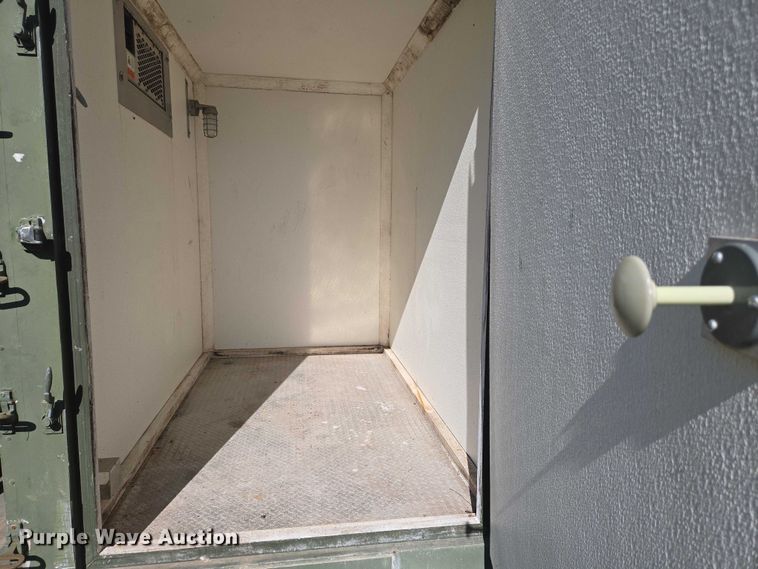 image for item OC9797 2004 AAR Mobility ISU 96RC walk in cooler