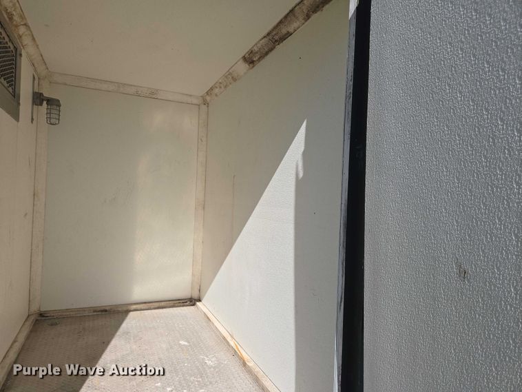 image for item OC9797 2004 AAR Mobility ISU 96RC walk in cooler