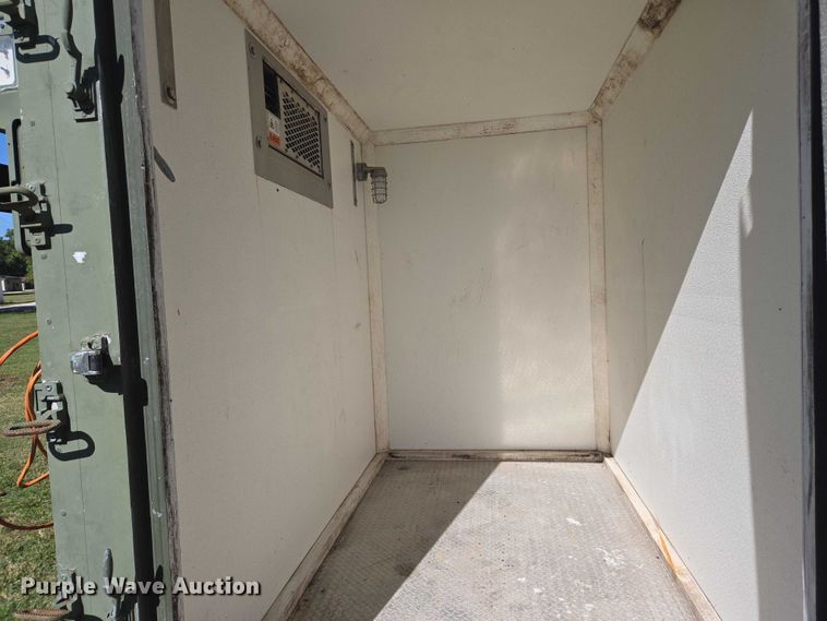 image for item OC9797 2004 AAR Mobility ISU 96RC walk in cooler