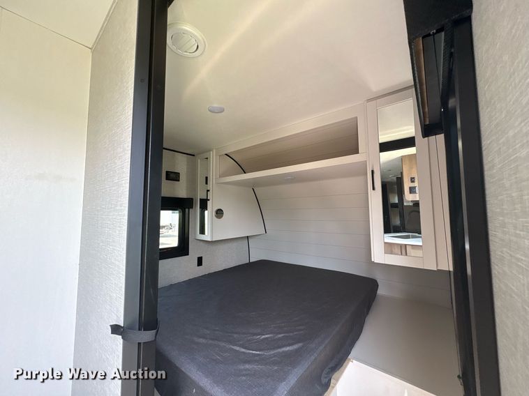 image for item YA0761 2025 StarCraft Autumn Ridge camper