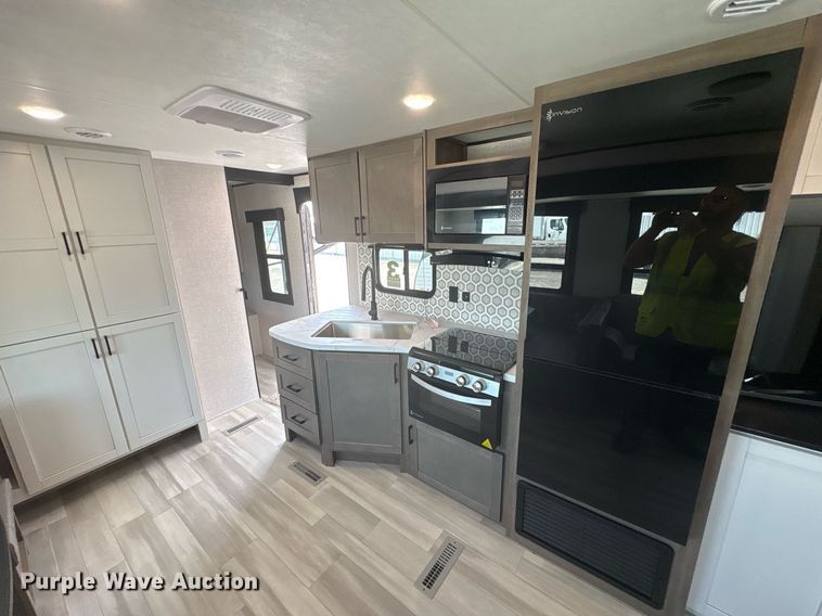 image for item YA0761 2025 StarCraft Autumn Ridge camper