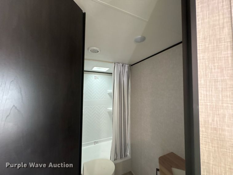 image for item YA0761 2025 StarCraft Autumn Ridge camper