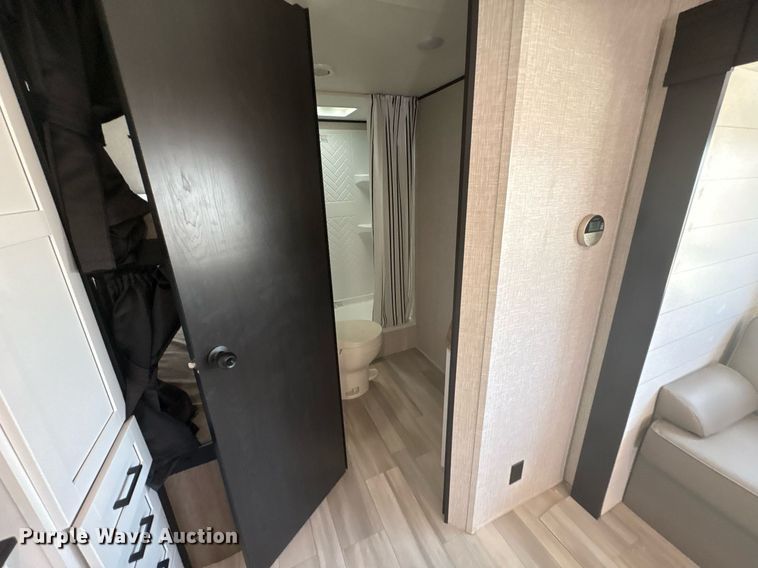 image for item YA0761 2025 StarCraft Autumn Ridge camper