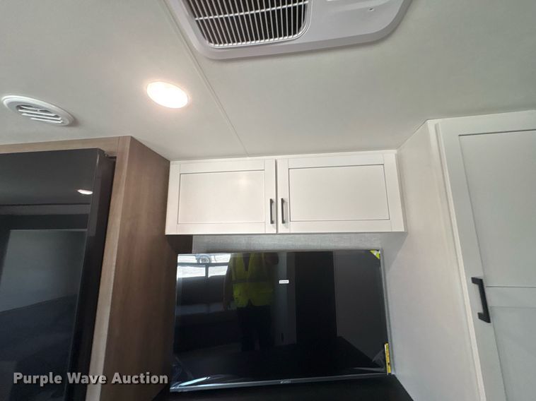 image for item YA0761 2025 StarCraft Autumn Ridge camper