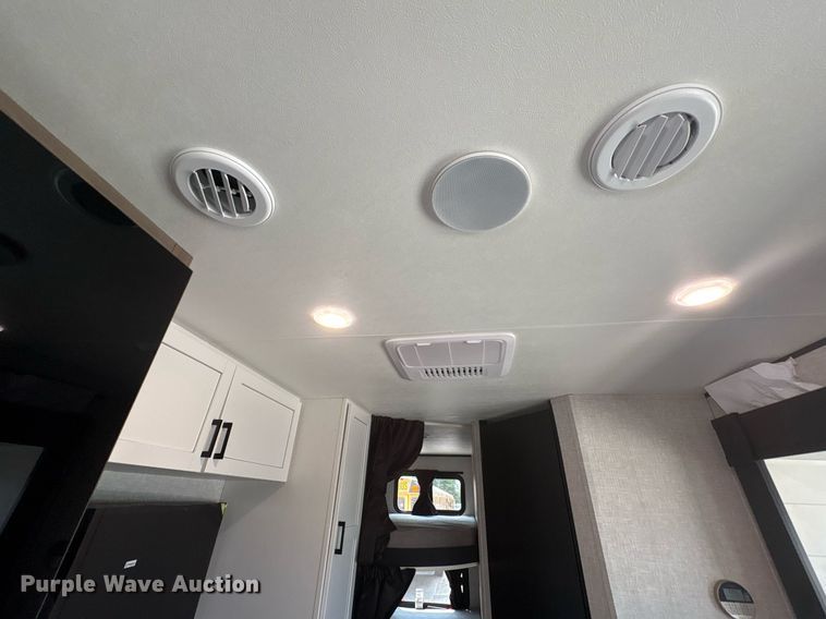 image for item YA0761 2025 StarCraft Autumn Ridge camper