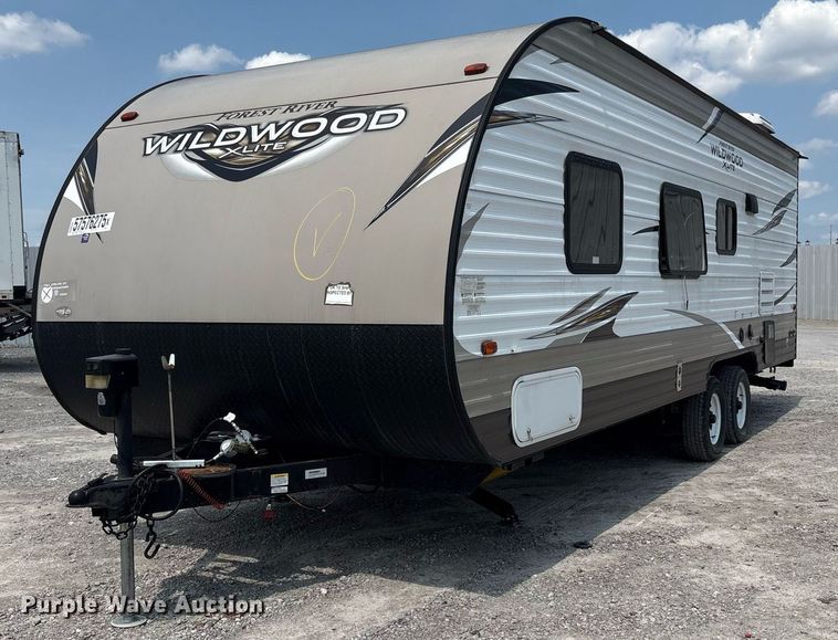 image for item YA0764 2019 Forest River Wildwood camper