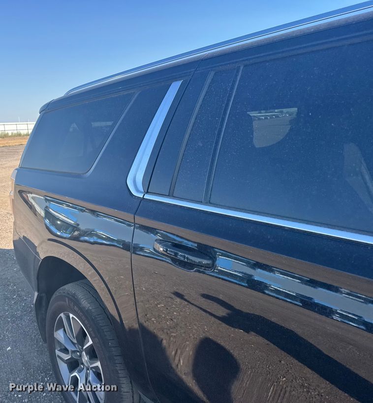 image for item YA0942 2023 Chevrolet Suburban SUV