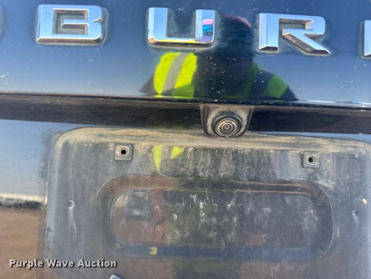 image for item YA0942 2023 Chevrolet Suburban SUV