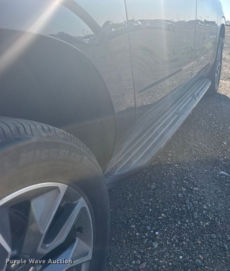 image for item YA0942 2023 Chevrolet Suburban SUV