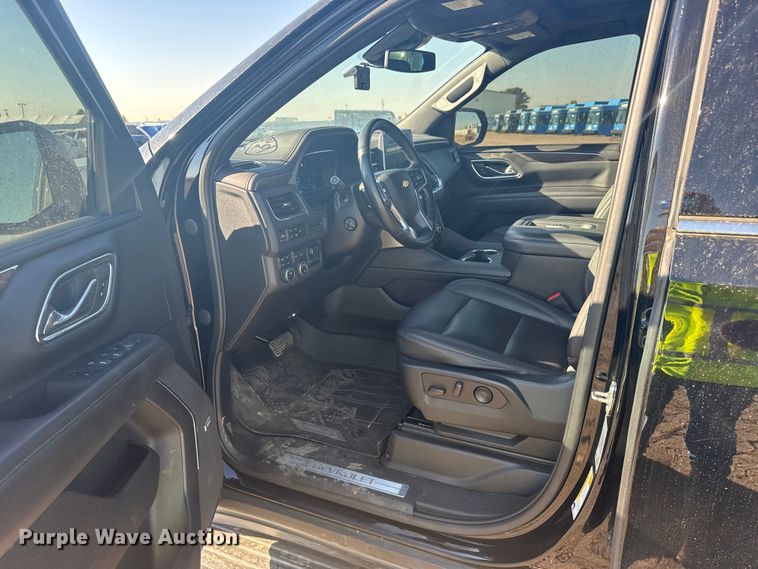 image for item YA0942 2023 Chevrolet Suburban SUV