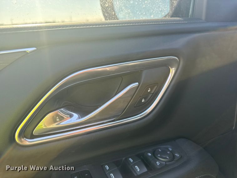 image for item YA0942 2023 Chevrolet Suburban SUV