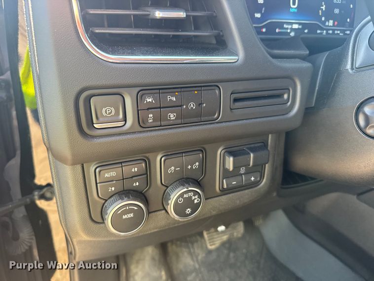 image for item YA0942 2023 Chevrolet Suburban SUV