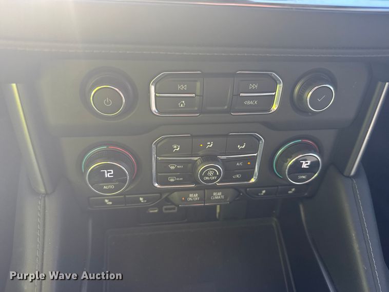 image for item YA0942 2023 Chevrolet Suburban SUV