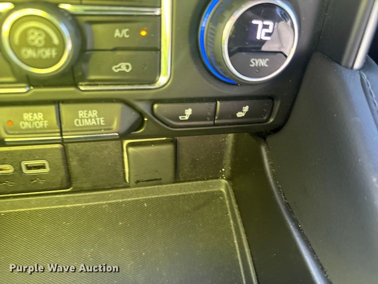 image for item YA0942 2023 Chevrolet Suburban SUV