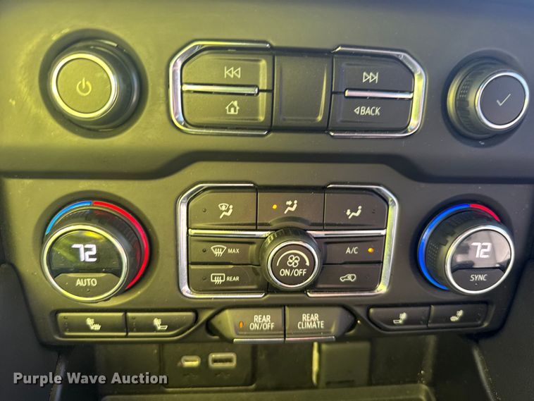 image for item YA0942 2023 Chevrolet Suburban SUV