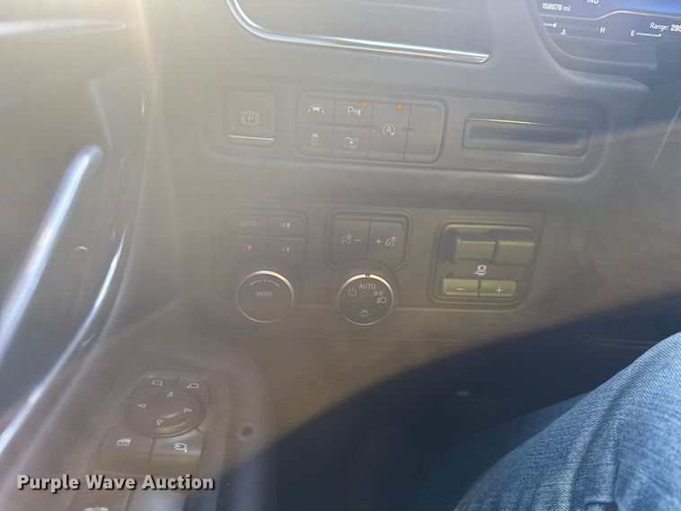 image for item YA0942 2023 Chevrolet Suburban SUV