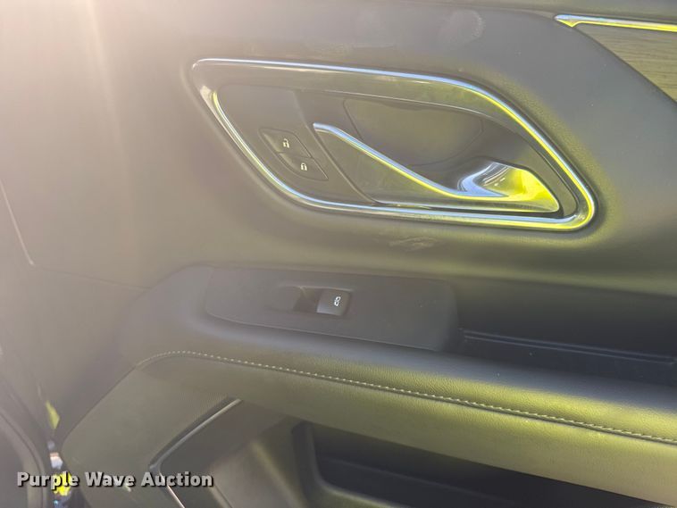 image for item YA0942 2023 Chevrolet Suburban SUV